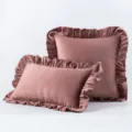 Eleganter Kissenbezug aus Samt mit Rüschen in Altrosa, weicher Dekokissenbezug für Sofa - 50x50cm (Nur Kissenhülle) / Kastanienbraun