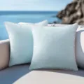 Par de fundas de cojín impermeables para exterior azul claro con ribete blanco - Aguamarina