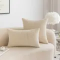 Moderne minimalistische Kissenbezüge aus cremefarbenem Cord-Patchwork für Sofadekor - Gebrochenes Weiß