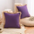Deux taies d'oreiller en coton et lin violet avec franges décoratives beige, décor intérieur - Violet