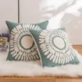 Housses de coussin décoratives brodées tournesol bleu sarcelle sur un tapis blanc doux. - 45x45cm (Sans Noyau) / Vert Eau Tournesol