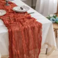 Elegante runner da tavola in garza stropicciata terracotta per decorazioni di nozze - 90x180cm / Arancione