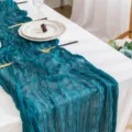 Elegante runner da tavolo in garza stropicciata verde ottanio per feste e nozze. - Blu-Verde