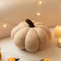 Cojín suave de lana de cordero en forma de calabaza beige para decoración de Halloween - Caqui