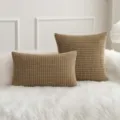 Zwei braune Cord-Kissenbezüge mit weicher, strukturierter Maiskorn-Oberfläche - 45x45cm (Ohne Füllung) / Kaffeebraun