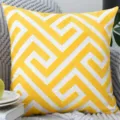 Fodera per cuscino decorativo gialla e bianca con ricamo geometrico 3D in stile tufted - Labirinto / 45x45cm (Senza Inserto)
