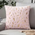 Housse de coussin en fausse fourrure rose avec motifs de plumes dorées luxe pour canapé. - Rose Clair
