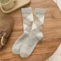 Gemütliche dicke flauschige Argyle-Wollsocken für Damen, warme Karo-Strümpfe im College-Stil. - Einheitsgröße (33-40) / Graukaffee