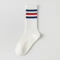 Witte halflange sportsokken met blauw-rode strepen en siliconen antislipzool voor fitness. - Eén maat / Roodblauwe drie strepen