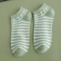 Weiche Baumwoll-Söckchen mit grün-weißen Querstreifen für Damen im lässigen Stil - Einheitsgröße (36-39) / Hellgrün (1 Paar)