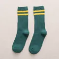 Damen grüne Wadensocken mit klassischen gelben Streifen, College-Stil Freizeitsocken Strick. - 36-39 / Dunkelgrün