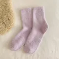 Weiche flauschige lavendelfarbene Mohair-Socken für Damen, warme Wintersocken für zu Hause - Einheitsgröße / Lila
