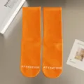 Orangene wadenlange Baumwoll-Sportsocken für Damen mit Buchstabenprint im Alltag. - Einheitsgröße (34-41) / Orange
