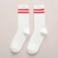 Damen Weiße Gestreifte Mittlere Socken Freizeit Sport Mode Tägliche Variante Auswahl - 36-39 / Weiß mit roten Streifen