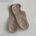Soft khaki ribbed cotton no-show invisible socks for women, breathable and stylish accessory - One Size (34-40) / Coffee
