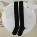 Calcetines altos negros cálidos de algodón cepillado para mujer ideales para el invierno - Talla Única (34-40) / Negro