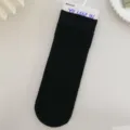 Atmungsaktive und weiche schwarze gerippte Socken für Damen aus leichtem Samtstoff - Einheitsgröße (33-40) / Schwarz