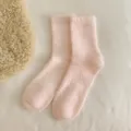 Weiche rosa Mohair Socken für Damen warme Winter Kuschelsocken für zu Hause bequem - Einheitsgröße / Rosa