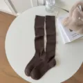 Warme dunkelbraune Kaschmir-Strick-Kniestrümpfe für Damen im schlichten JK-Stil - Einheitsgröße (34-40) / Dunkelbraun