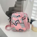 Bonito bolso bandolera de nailon rosa con estampados de osos y corazones para niñas - 16*20*6 / Rosa