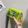 Modieuze neon gele transparante jelly mini crossbody tas met brede schouderriem - 19*11*7 / Neon Geel