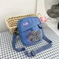 Bolso bandolera azul estilo universitario con una flor de cuadros para estudiantes - 16*20*6 / Azul