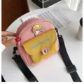 Bolso bandolera de lona rosa estilo Harajuku con parche de dibujos y bolsillo amarillo - Rosa