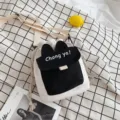 Leuke canvas crossbodytas in Japanse stijl met kattenoren en 'Chong ya!' tekstprint - Zwart