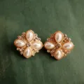 Vintage Baroque geometric earrings with teardrop pearls and rhinestones in gold finish - Cross Petal Artificial Pearl Rhinestone Style (E3)