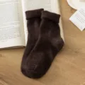 Chaussettes mi-hautes marron en peluche épaisse d'hiver, style vintage décontracté. - Taille Unique (35-40) / Café Foncé