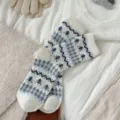Calcetines largos de lana gruesa para invierno, estilo vintage Fair Isle con diseño de árbol cálidos - Talla Única (35-40) / Blanco
