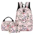 Detalle del juego de mochila floral rosa con patrón claro, tela resistente y acabados limpios. - Rosa Floral