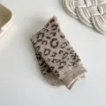 Damen Winter warme Leo-Print Mittelsocken Retro dicke kuschelige Stricksocken für den Alltag - 35-39 / Hellkaffee