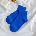 Königsblaue einfarbige Baumwollkurzsocken für Damen, bequeme tägliche Socken für den Alltag. - Einheitsgröße / Saphirblau