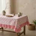Rustiek tafelkleed met aardbeienpatroon en elegante rood gestreepte ruches in linnenstijl - Rond 150cm / Wit Rood Aardbei Print Streep Ruffle