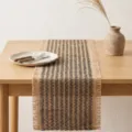 Chemin de table artisanal tissé en papier avec motif géométrique noir et bords à franges - Style de Gland à Bord Roulé à Chevrons / Set de table 30x50cm / Gland à Chevrons Noirs