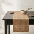 Chemin de table ajouré tissé naturel au style pastoral rustique sur table en bois. - Style à Bord Ourlet / Set de Table 30x50 / Tout Brun Bord Roulé
