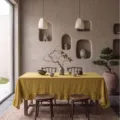 Tovaglia in cotone lavato giallo senape con bordo a balze in sala da pranzo wabi-sabi - Stile Foglia di Loto / 90x90cm / Curcuma