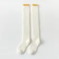 Calcetines altos de lana coral espesada de invierno suaves y cómodos para dormir. - Talla Única (35-39) / Blanco Leche
