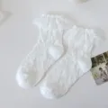 Weiße Lolita-Socken mit zarten Spitzenrüschen, süße kurze Damensocken für den Alltag. - Einheitsgröße (34-40) / Weiße Spitzenborte