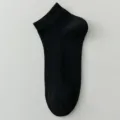 Herren Einfarbige Sneakersocken atmungsaktive dünne kurze Socken für den täglichen Gebrauch. - Einheitsgröße / Schwarz