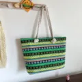 Bolso tote de lona con estampado bohemio, asas de cuerda y motivos geométricos. - Textura Étnica Verde Amarilla (Estilo 3)