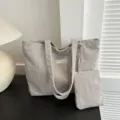 Elegante bolso tote de pana gris para mujer con pequeña bolsa de almacenamiento a juego - Juego de bolsos de hombro / Gris claro