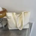 Bolso tote grande de pana color crema con diseño minimalista para el uso diario - Bolso Individual / Blanco Roto