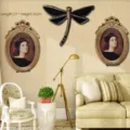 Detailed view of the golden dragonfly wall sculpture decoration sized 27cm by 21cm - Gold Dragonfly / 27x21cm
