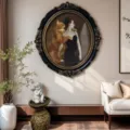 Vintage zwarte en gouden ovale hars lijst in een elegant woonkamer decor - 35x38cm (12 Inch)