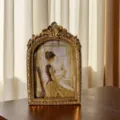 Marco de fotos de resina de estilo vintage europeo decoración de mesa arco dorado - 7"
