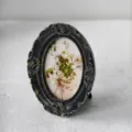 Ornate vintage oval picture frame featuring black and gold distressed finish for desktop - Oval (019) / Inner 5.5x8cm / Outer 9x11cm