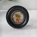 Vintage round black and gold photo frame with elegant floral art for desktop display - Inner 6.5x6.5cm / Outer 11.5x11.5cm