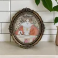 Eleganter Vintage Bilderrahmen im Barockstil Oval mit geprägtem Goldblumenmuster - Katze Dame Gentleman (JY-0021) / 12 Zoll (Leinwand A02)
